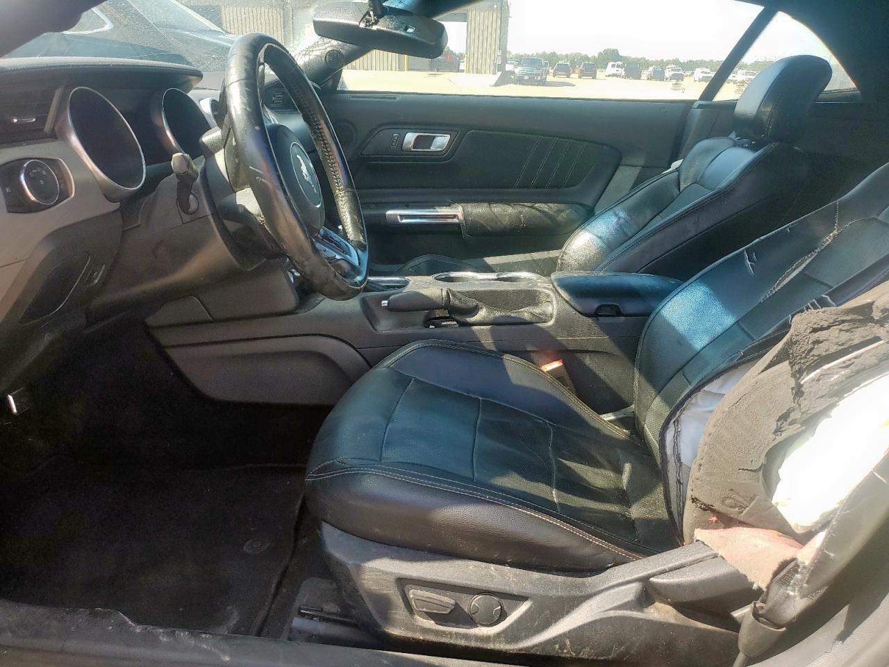 2020 Ford Mustang - Image 7