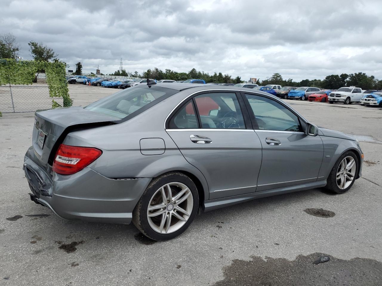 2012 Mercedes-Benz C 250 - Фото 3