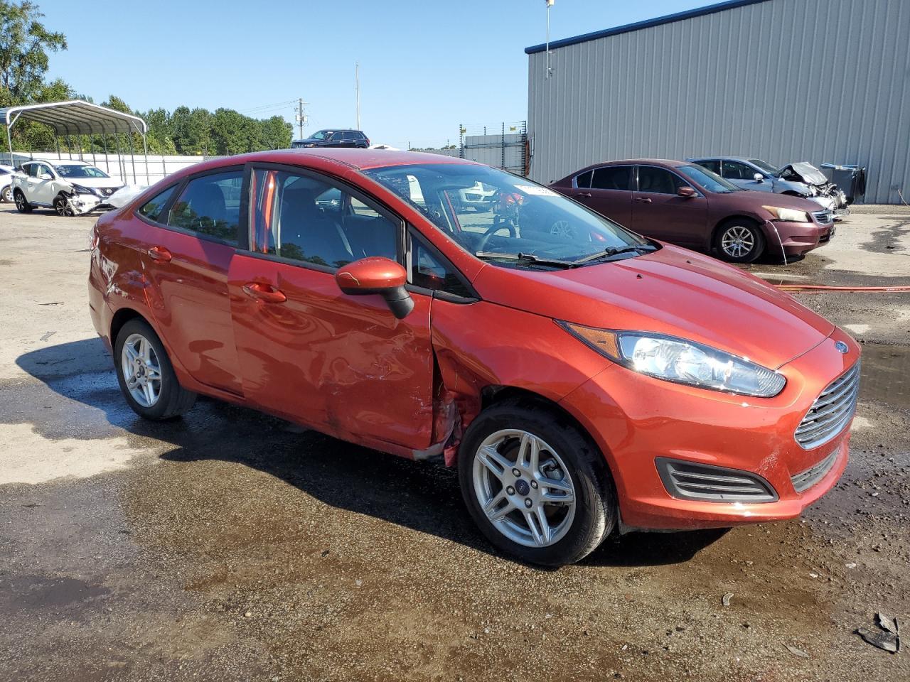 2019 Ford Fiesta Se - Image 4