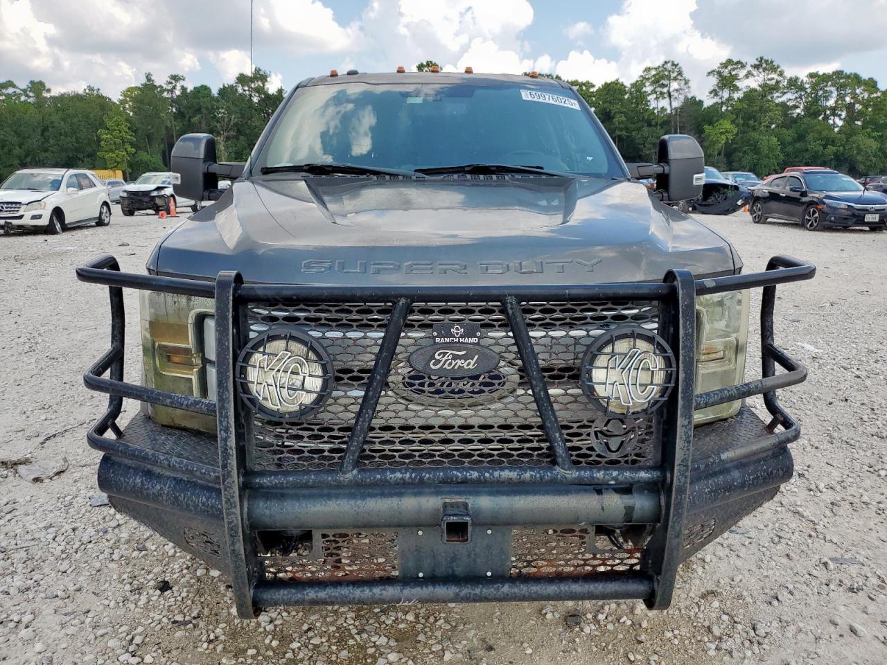 2017 Ford F350 Super Duty - Фото 5