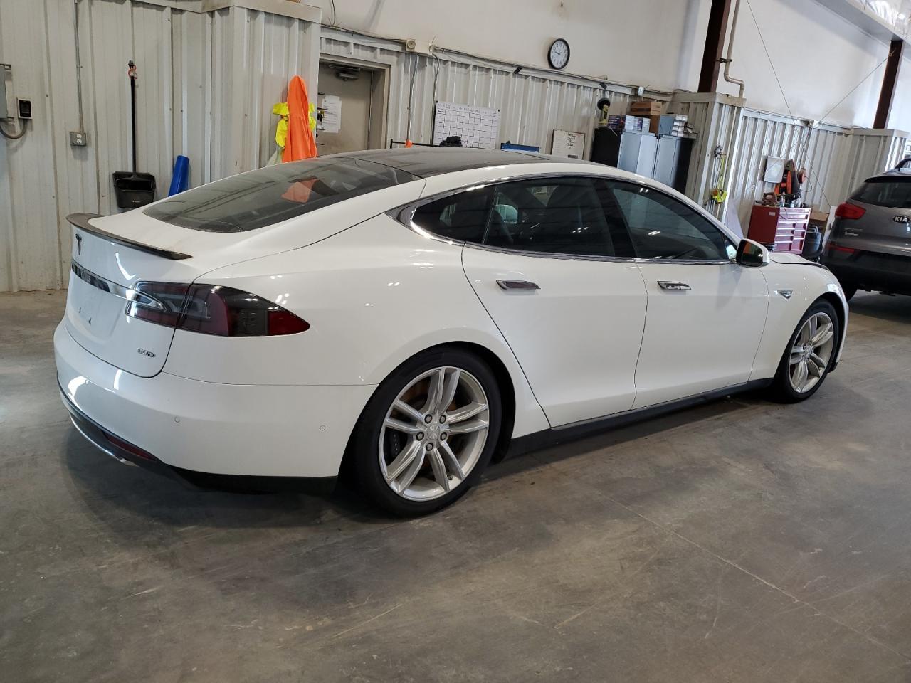 2016 Tesla Model S - Фото 3