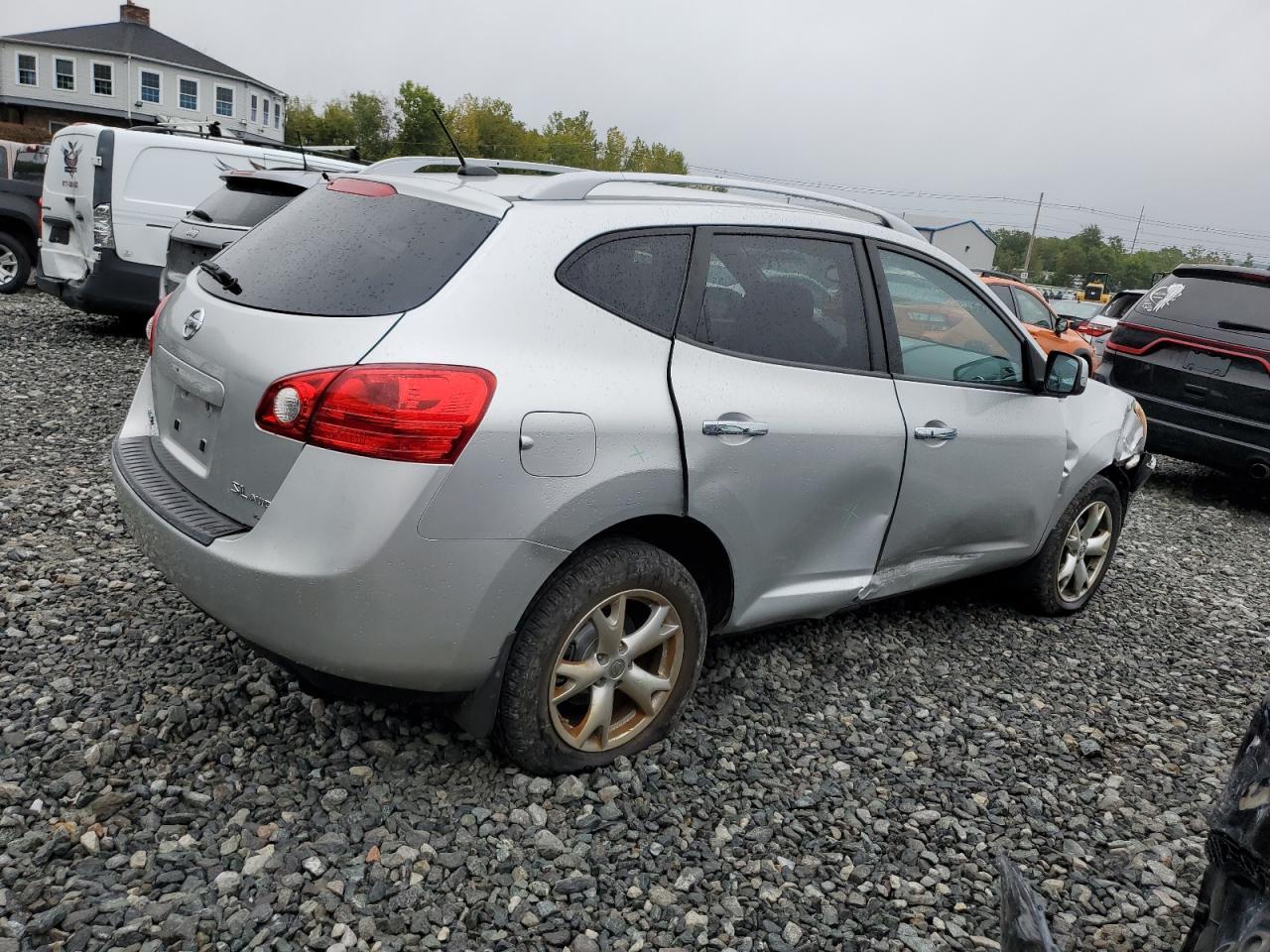 2010 Nissan Rogue S - Image 3