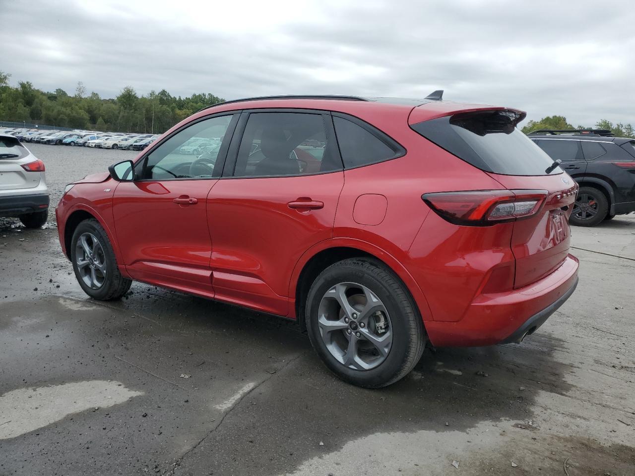 2024 Ford Escape St Line - Image 2