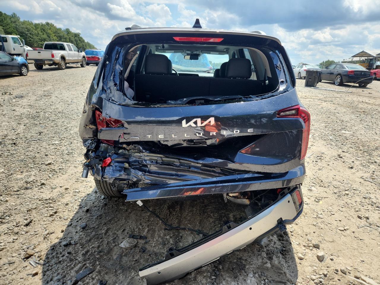2025 Kia Telluride S - Image 6