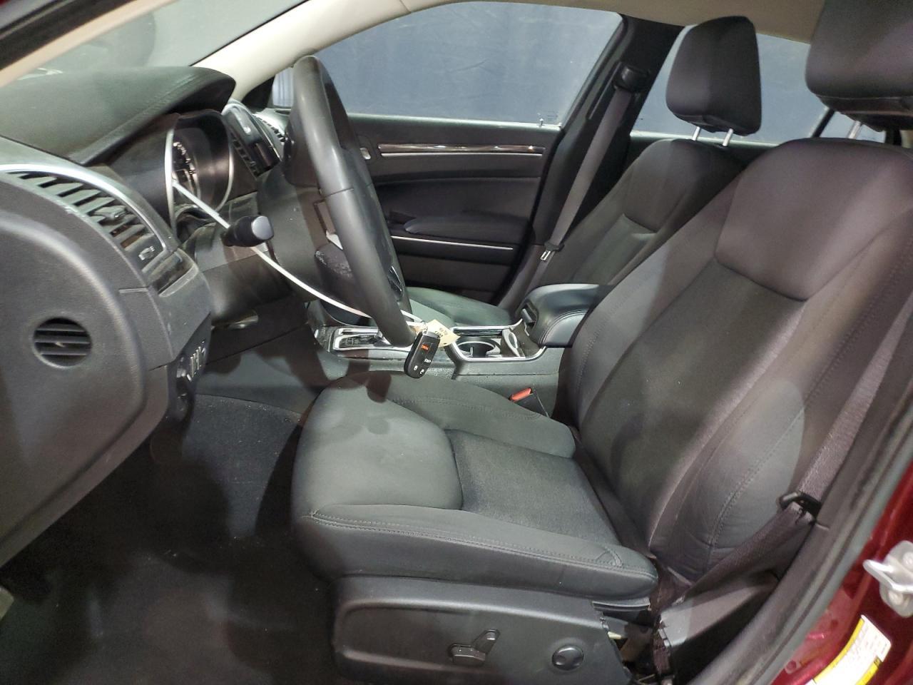 2022 Chrysler 300 Touring - Фото 7