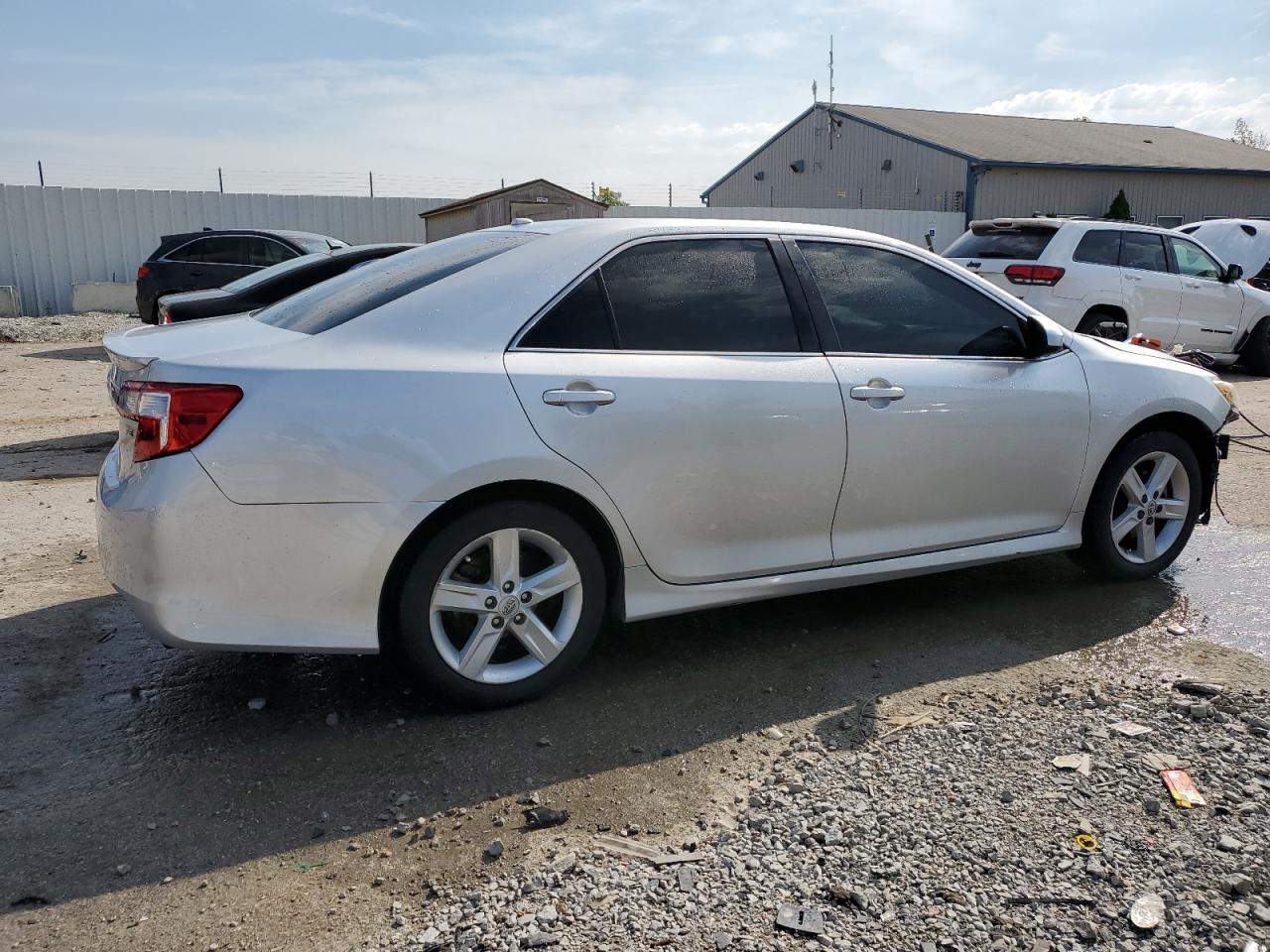 2014 Toyota Camry L - Image 3