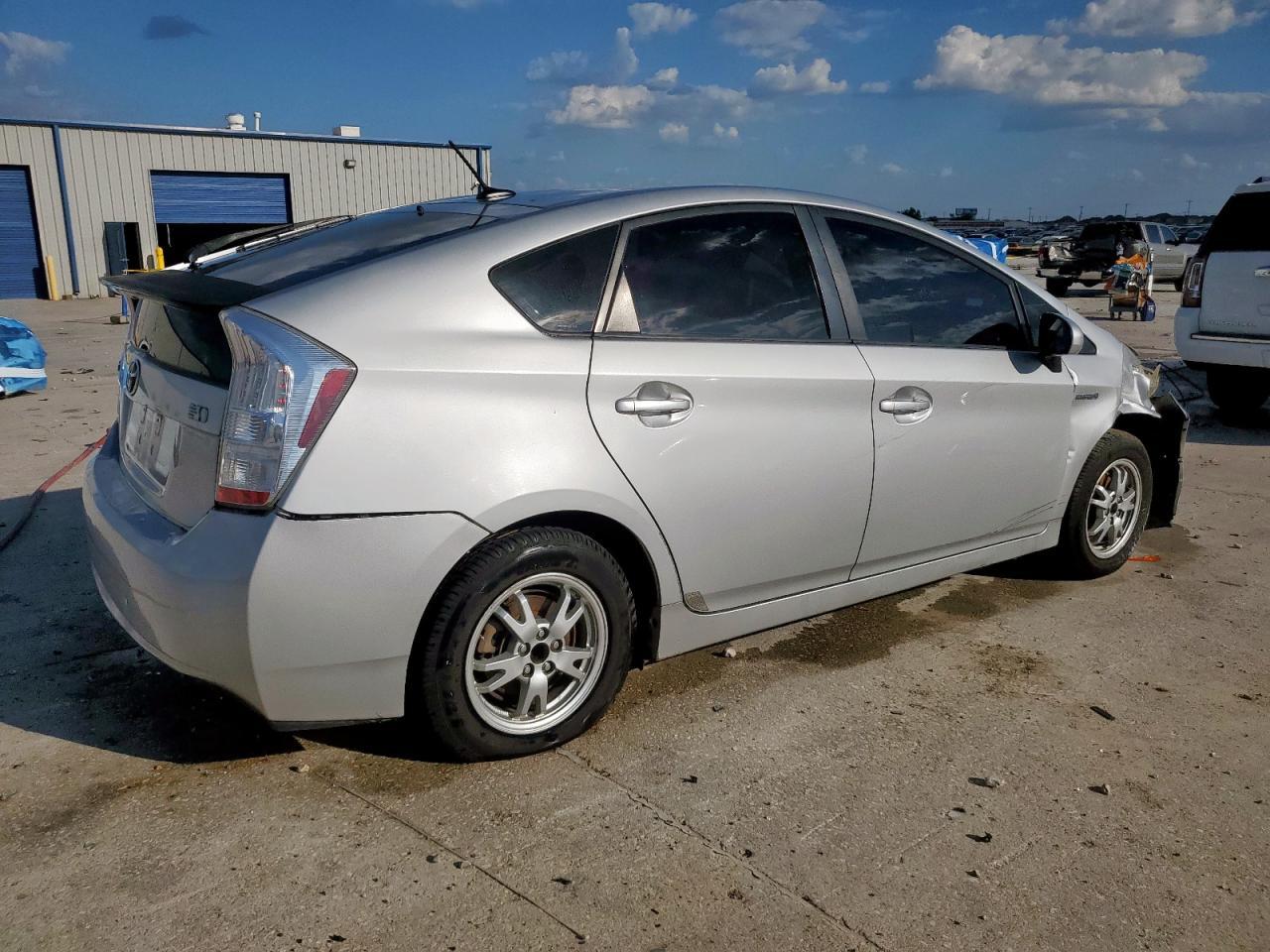 2010 Toyota Prius Ii - Image 3