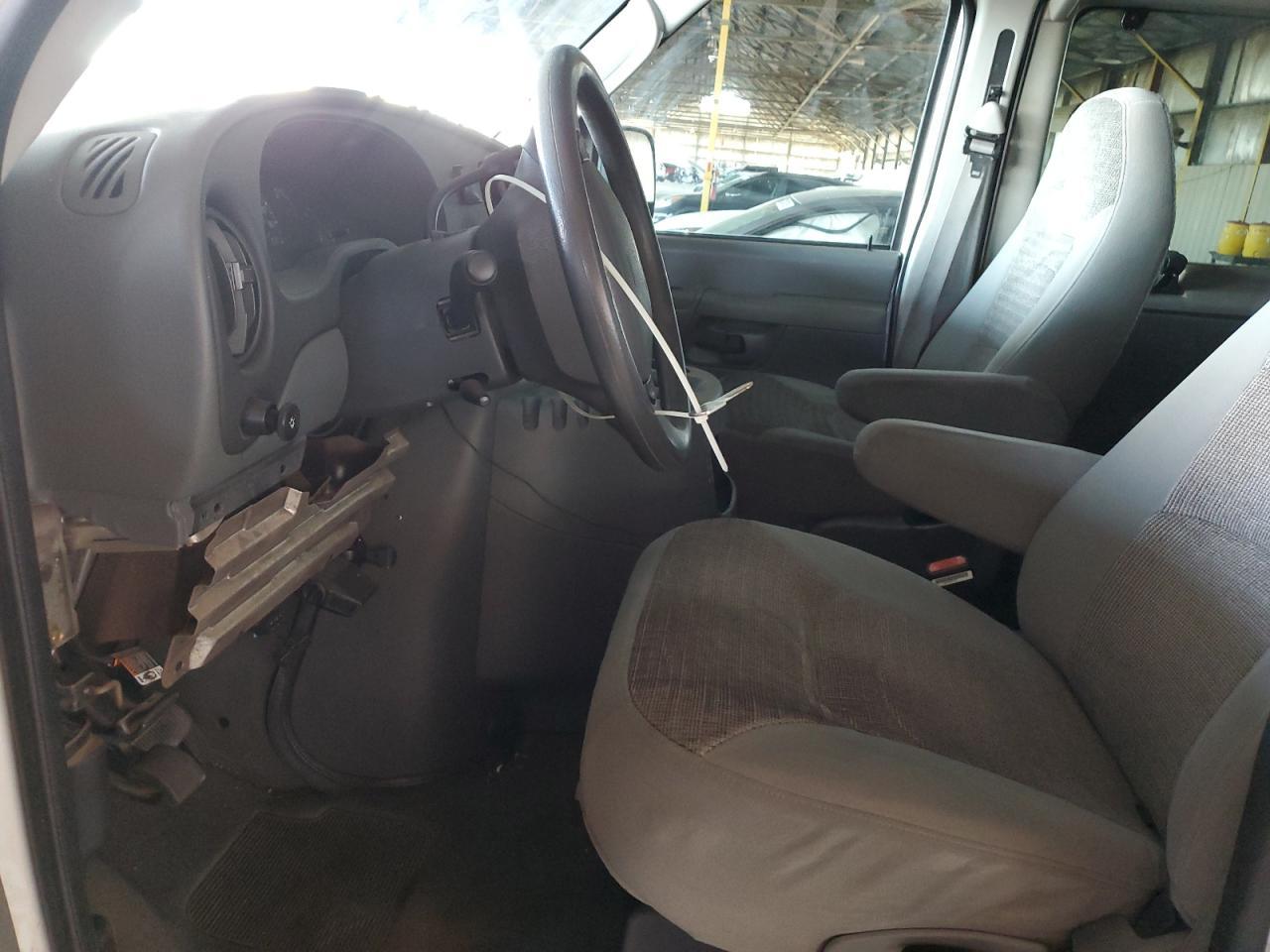 2003 Ford Econoline E350 Super Duty Wagon - Фото 7