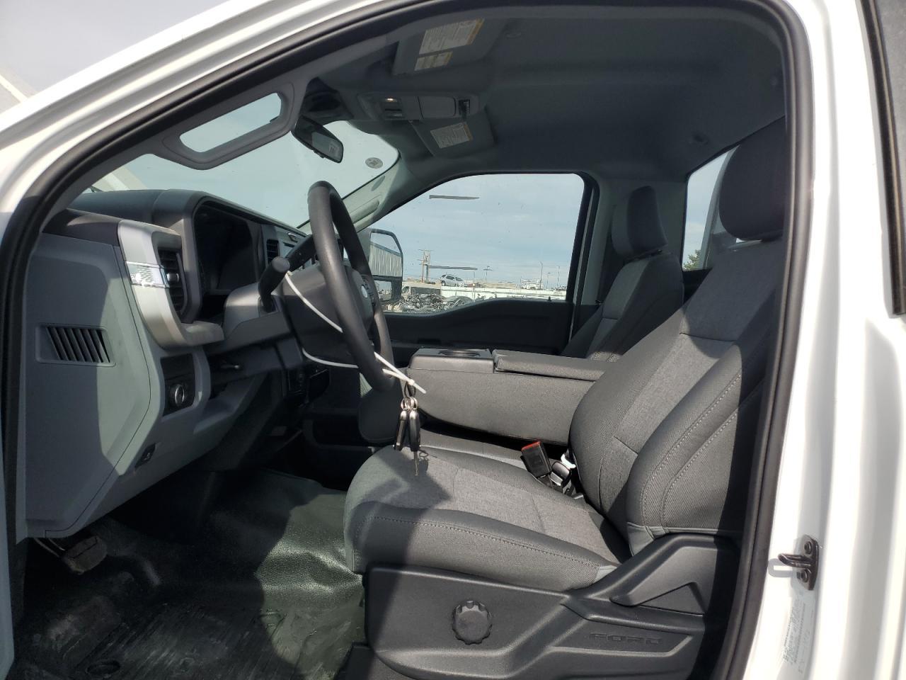 2025 Ford F550 Super - Фото 7