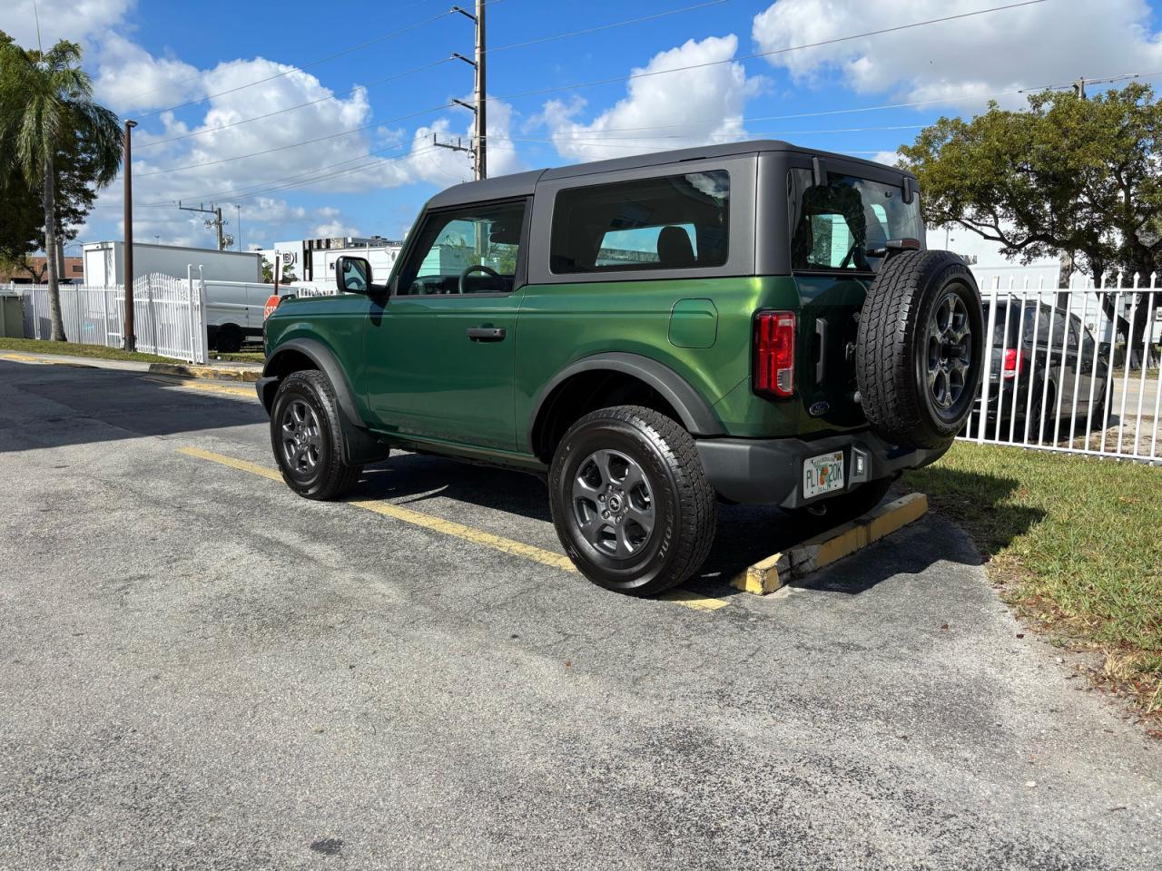 2023 Ford Bronco Base - Фото 3