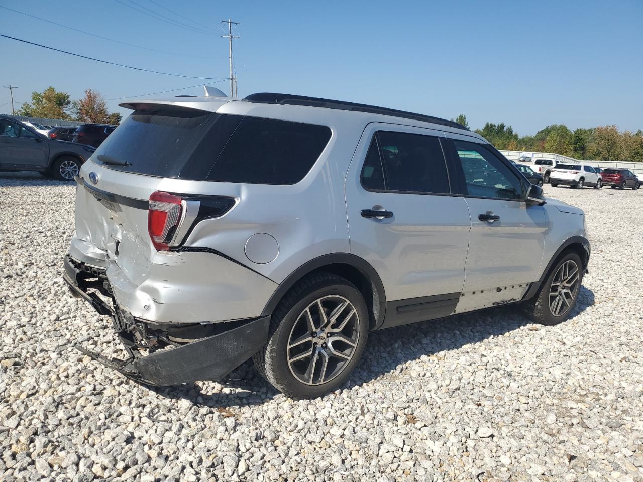 2017 Ford Explorer Sport - Image 3
