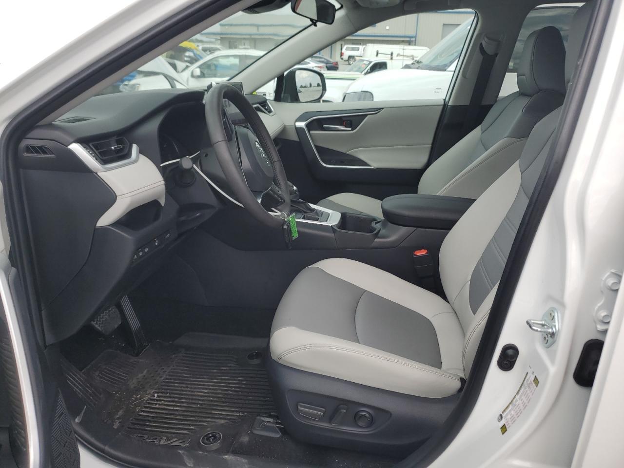 2024 Toyota Rav4 Xle Premium - Фото 7