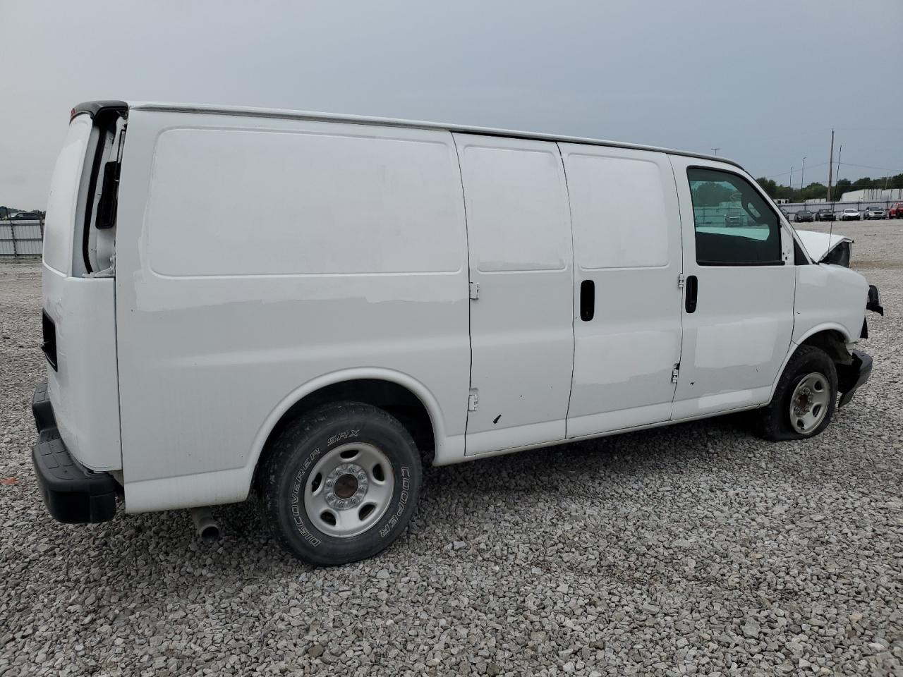2020 Chevrolet Express G3500 - Фото 3