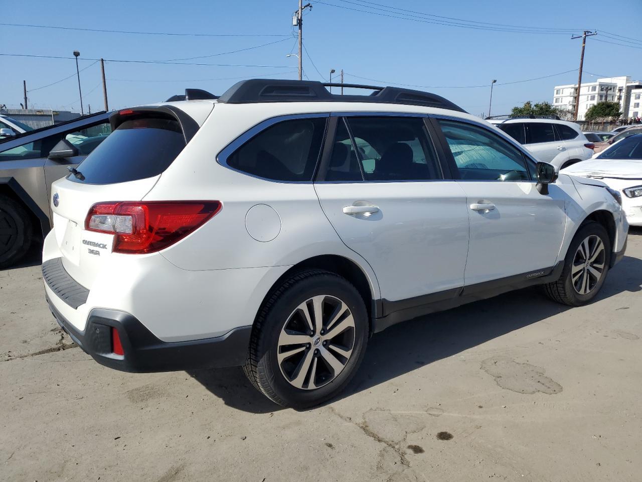 2019 Subaru Outback 3.6R Limited - Фото 3