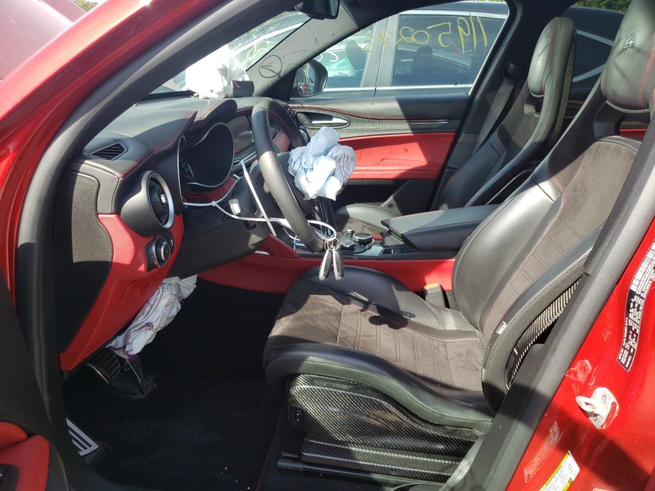 2018 Alfa Romeo Stelvio Quadrifoglio - Image 7