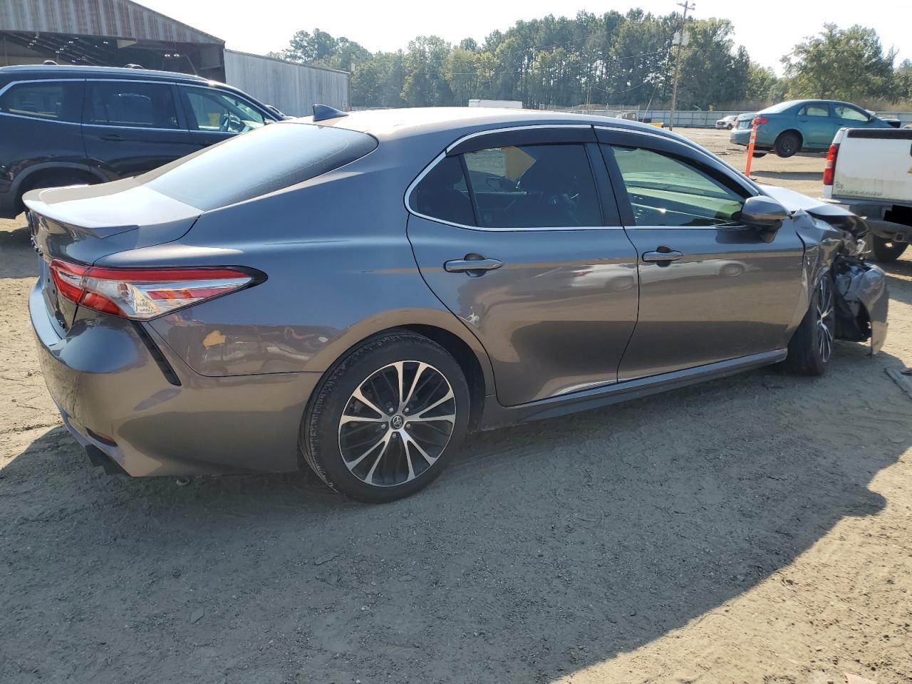 2019 Toyota Camry L - Фото 3