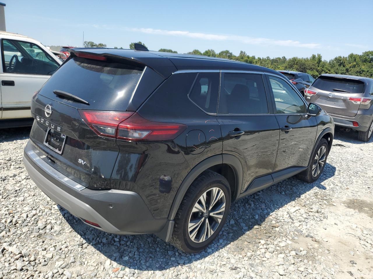 2023 Nissan Rogue Sv - Фото 3