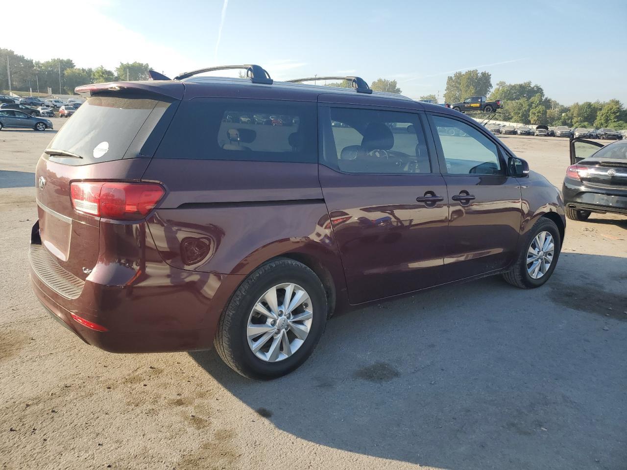 2015 Kia Sedona Lx - Image 3