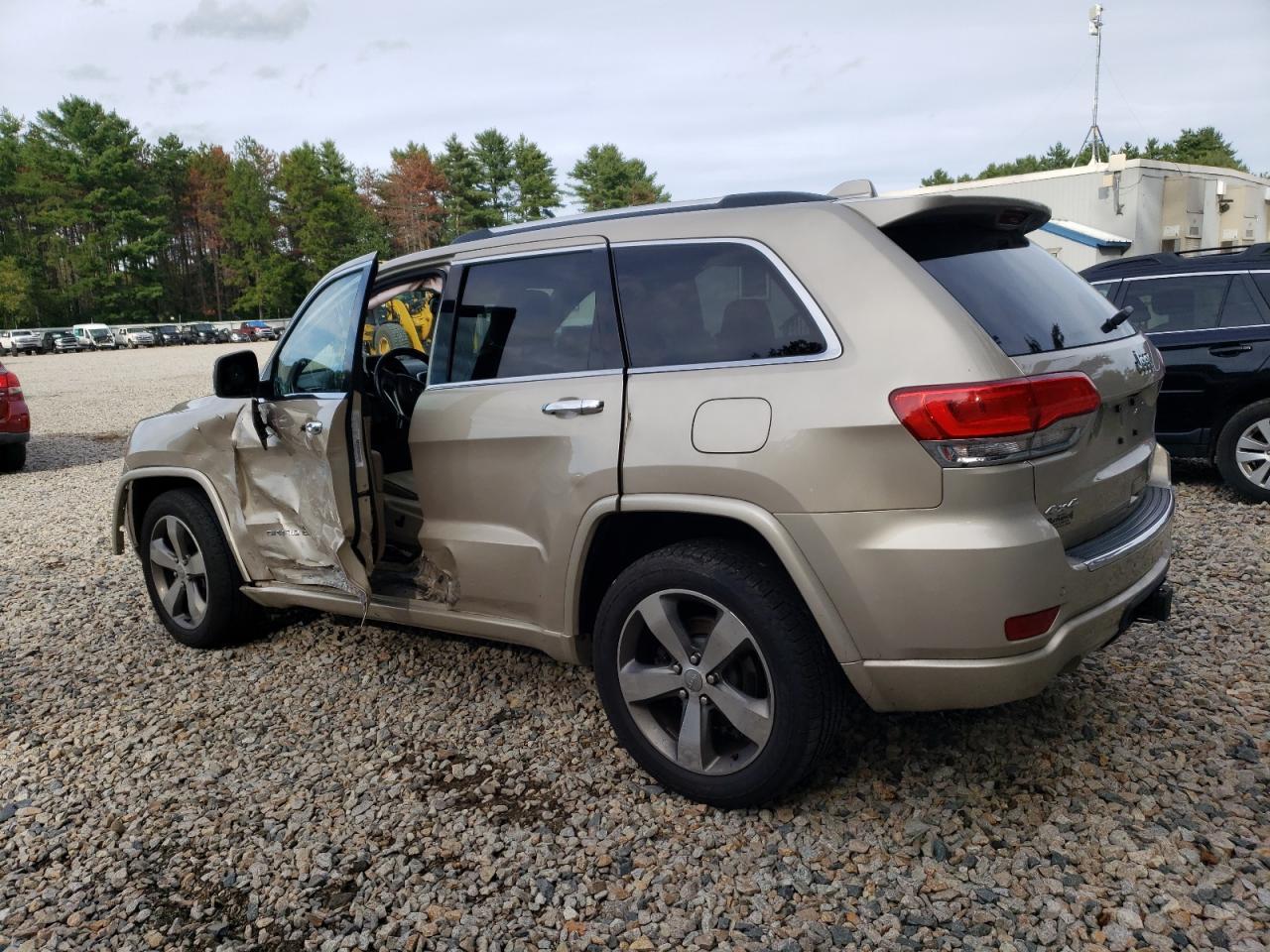 2015 Jeep Grand Cherokee Overland - Image 2