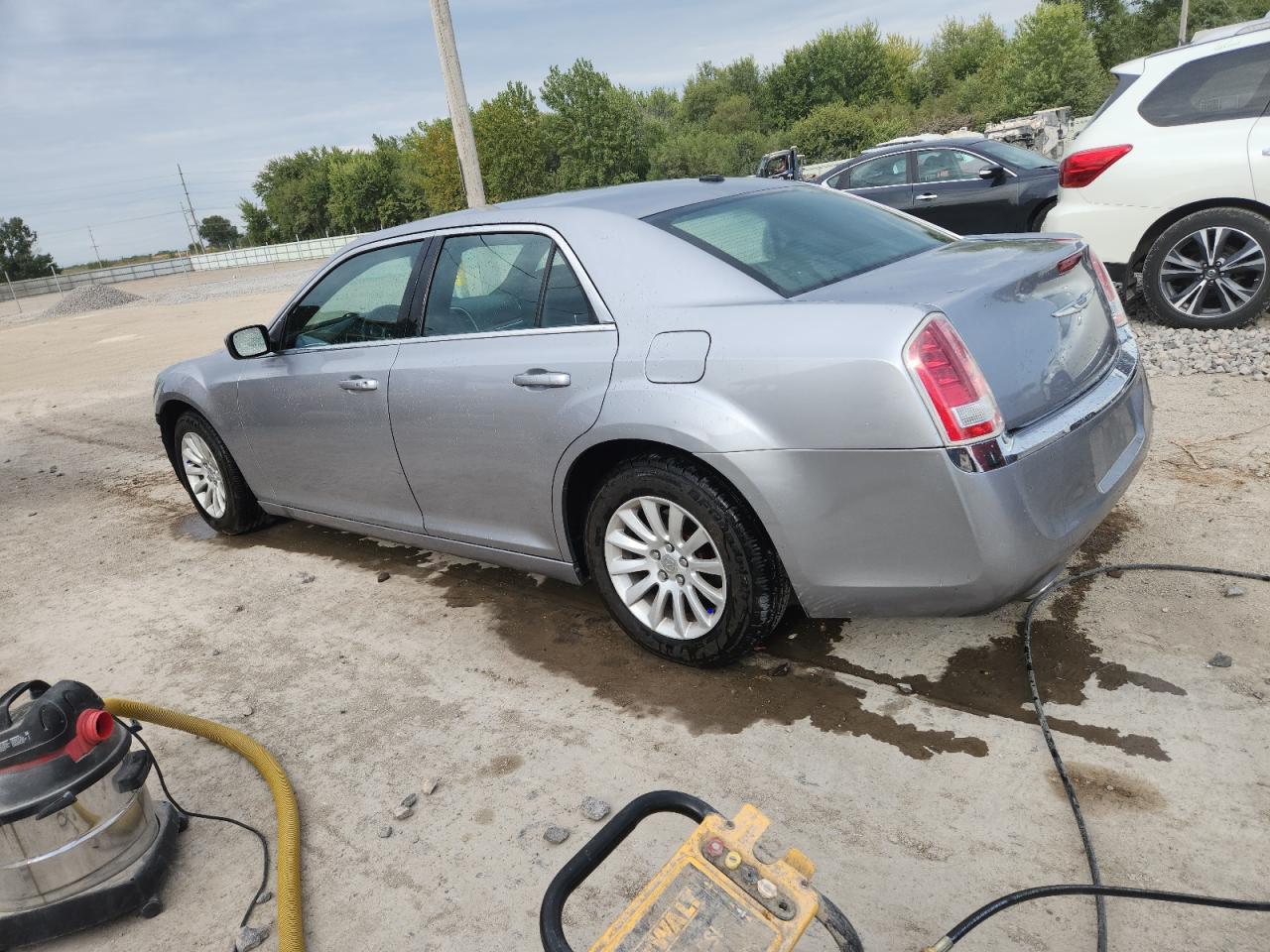 2013 Chrysler 300 - Фото 2
