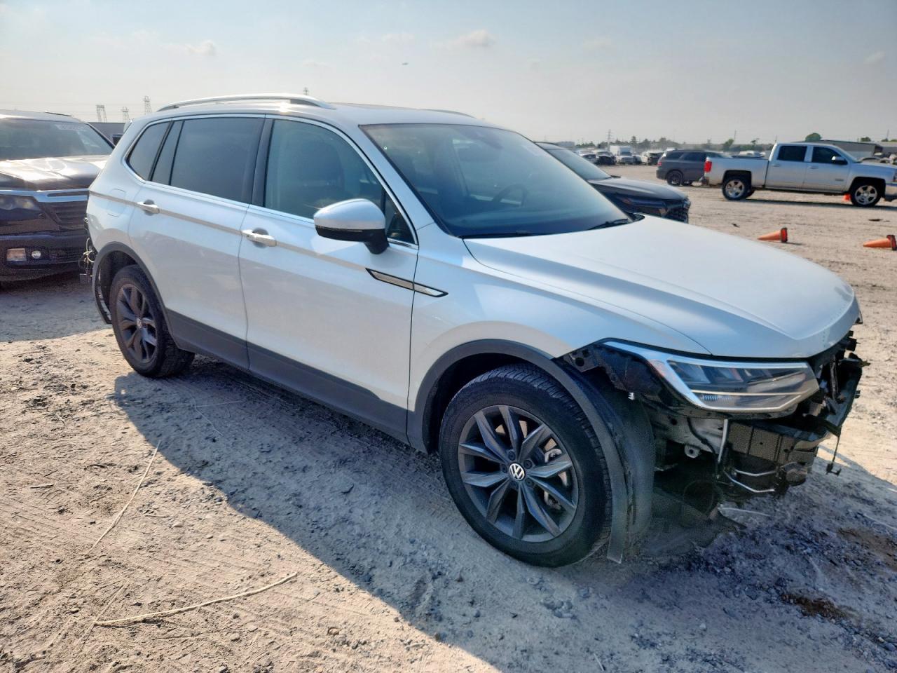 2023 Volkswagen Tiguan Se - Фото 4