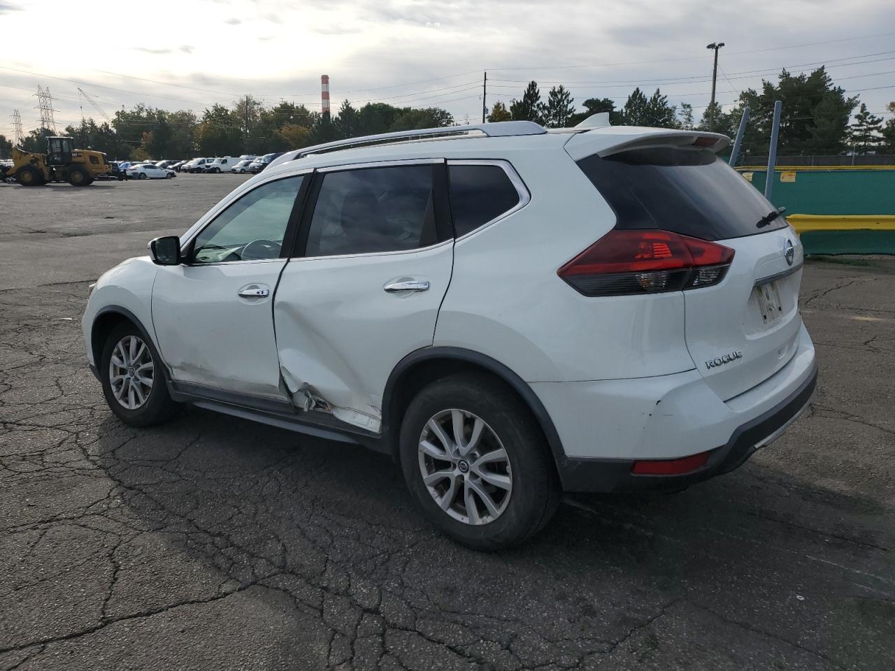 2018 Nissan Rogue S - Фото 2