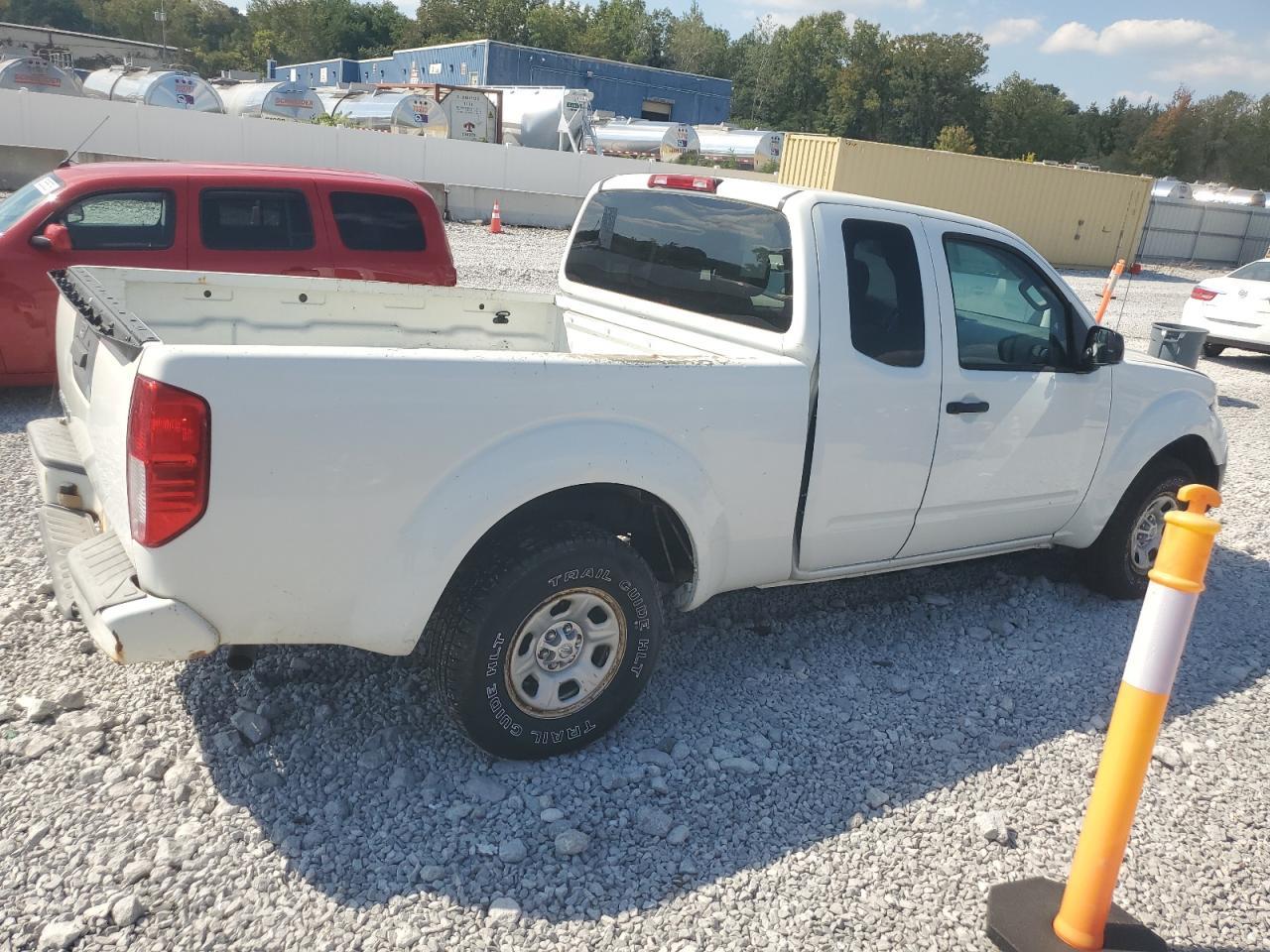 2017 Nissan Frontier S - Фото 3