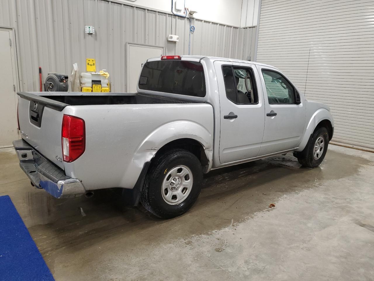 2015 Nissan Frontier S - Фото 3