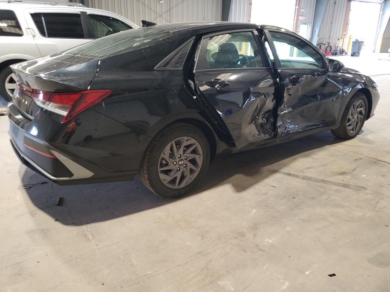 2024 Hyundai Elantra Sel - Image 3
