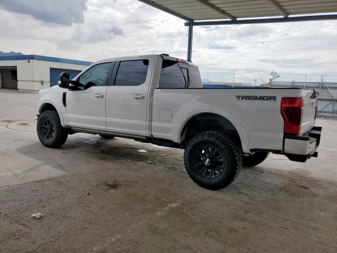 2022 Ford F250 Super Duty - Image 2