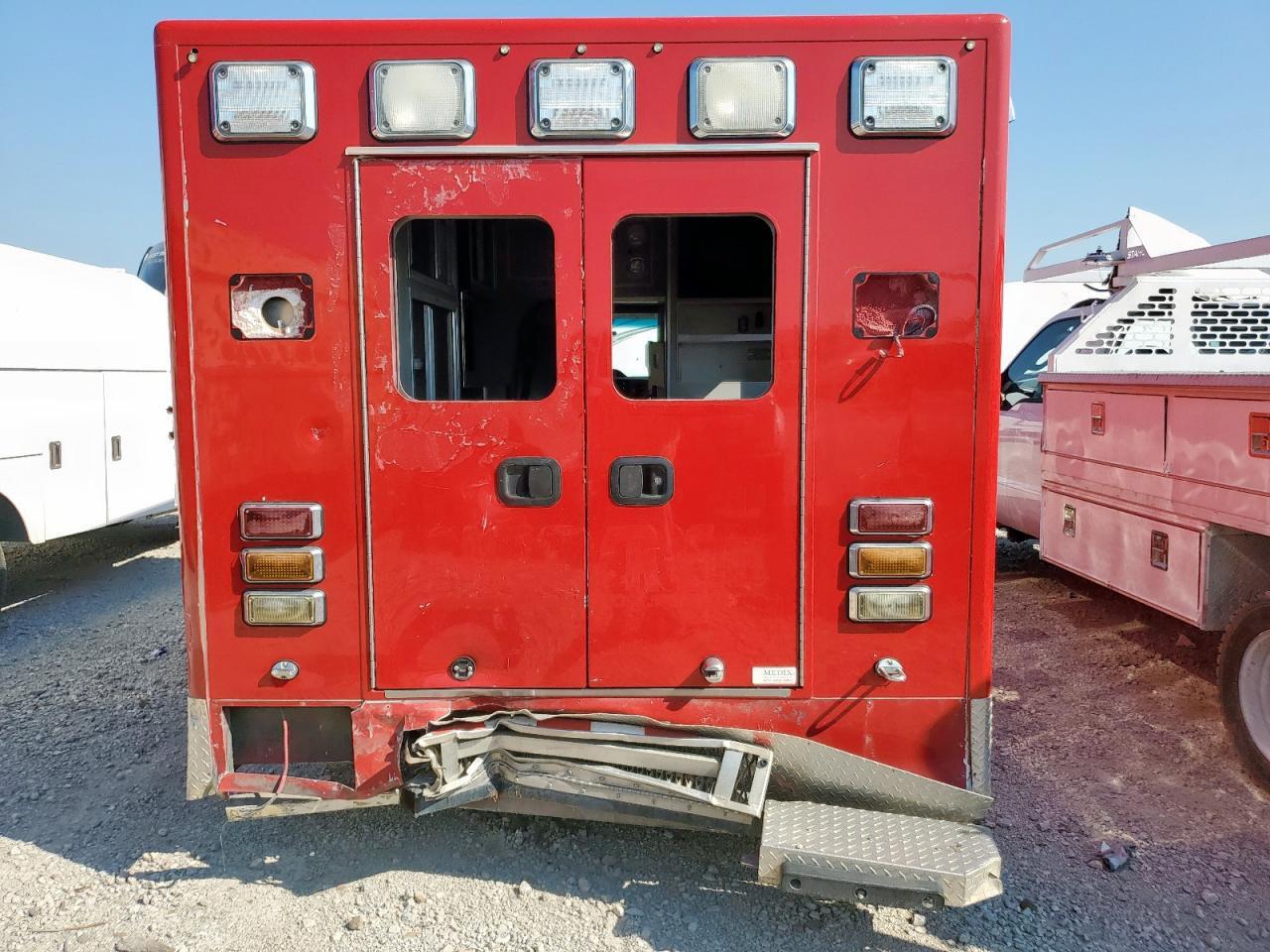 2015 Ford Econoline E350 Super Duty Cutaway Van - Фото 6