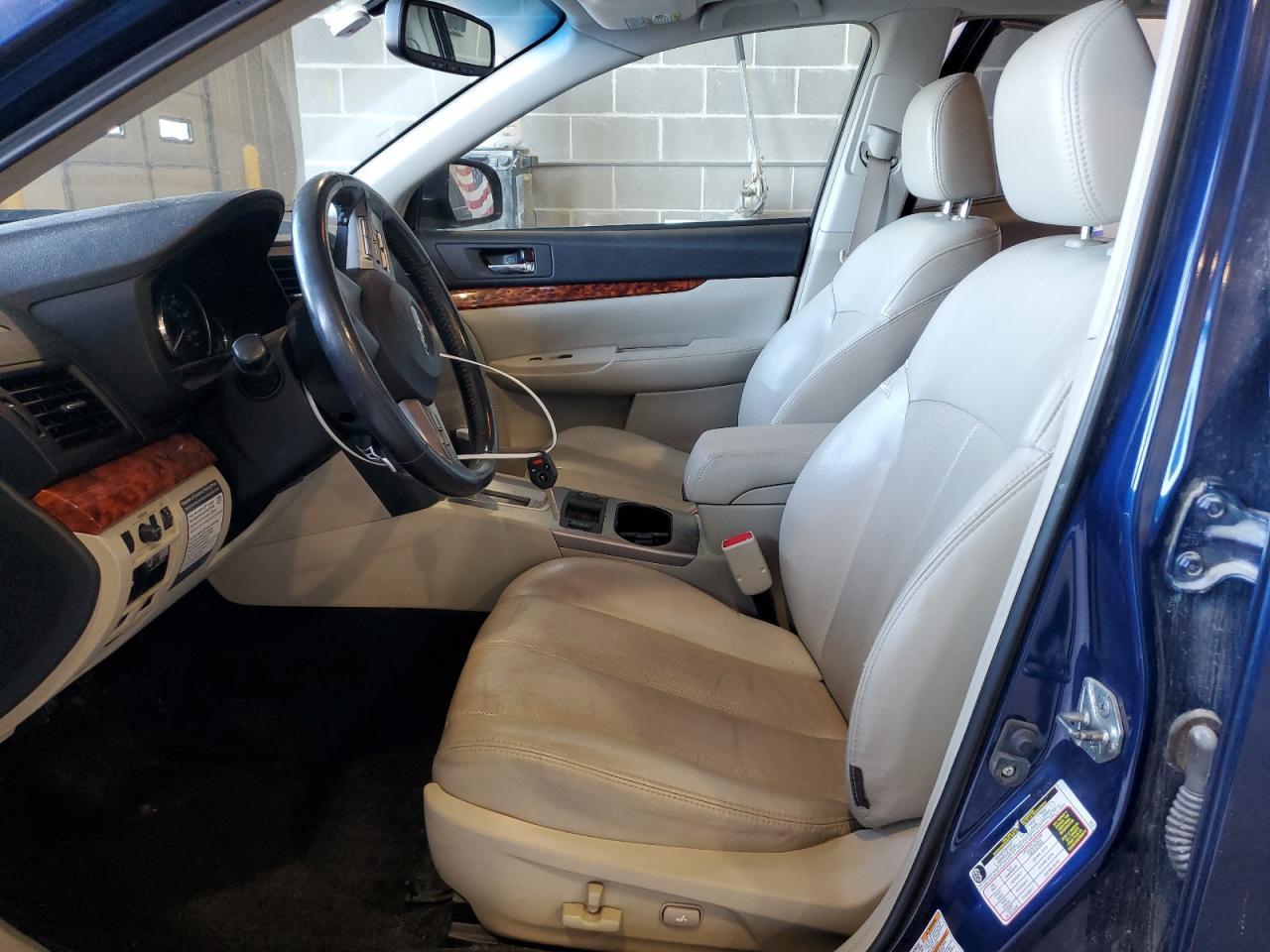 2011 Subaru Outback 2.5I Limited - Image 7