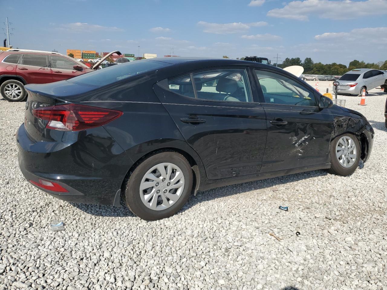 2020 Hyundai Elantra Se - Фото 3