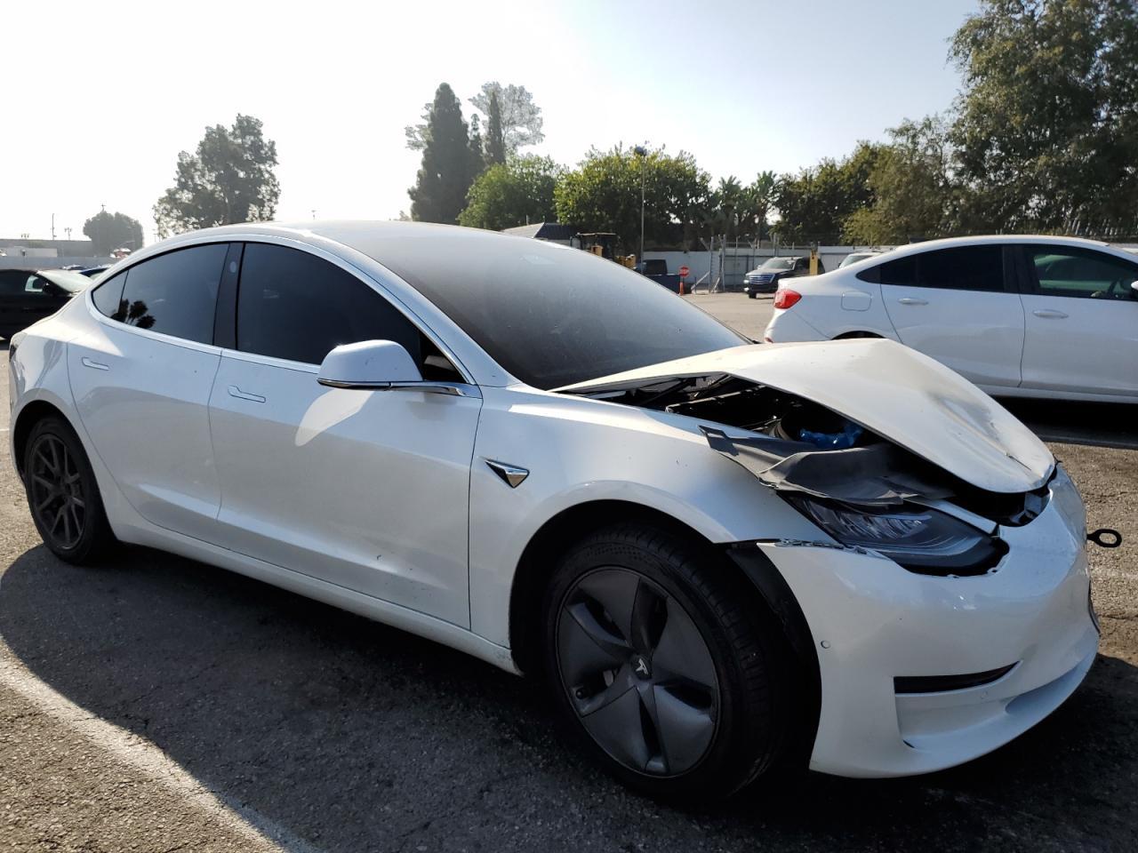 2020 Tesla Model 3 - Фото 4