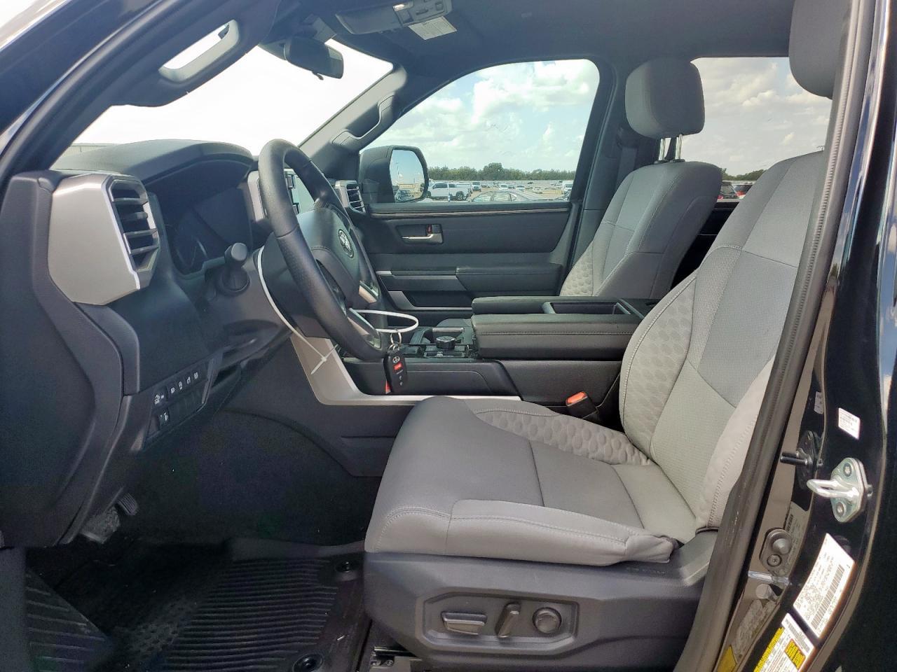 2025 Toyota Tundra Crewmax Sr - Фото 7