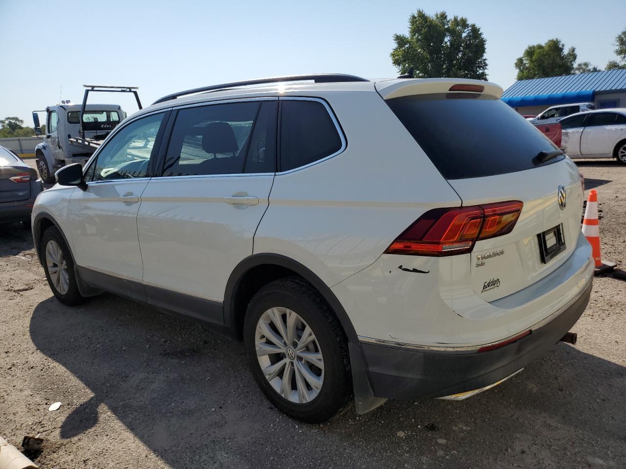 2018 Volkswagen Tiguan Se - Фото 2