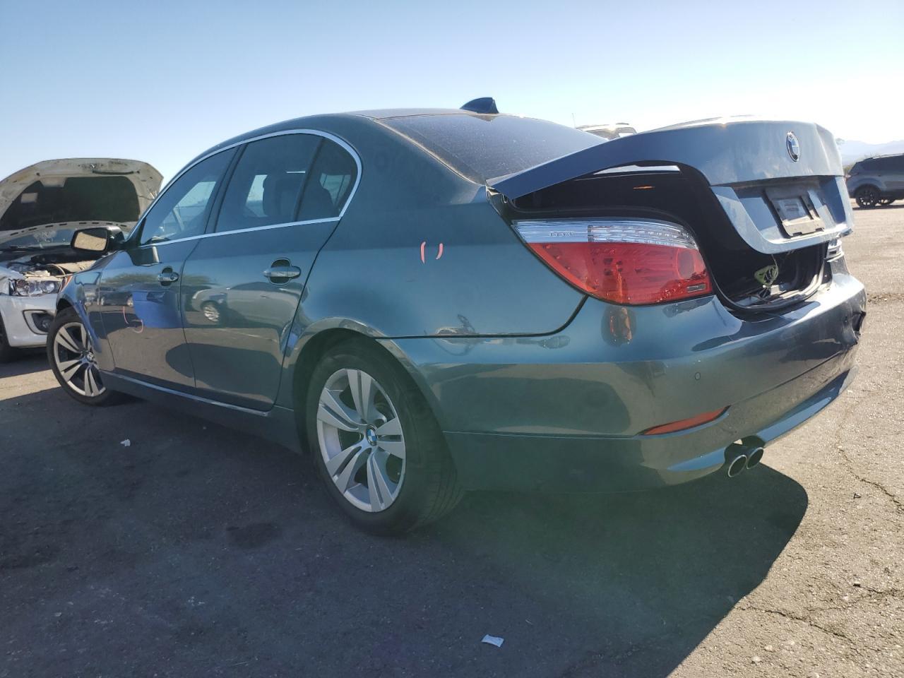 2010 BMW 528 I - Фото 2