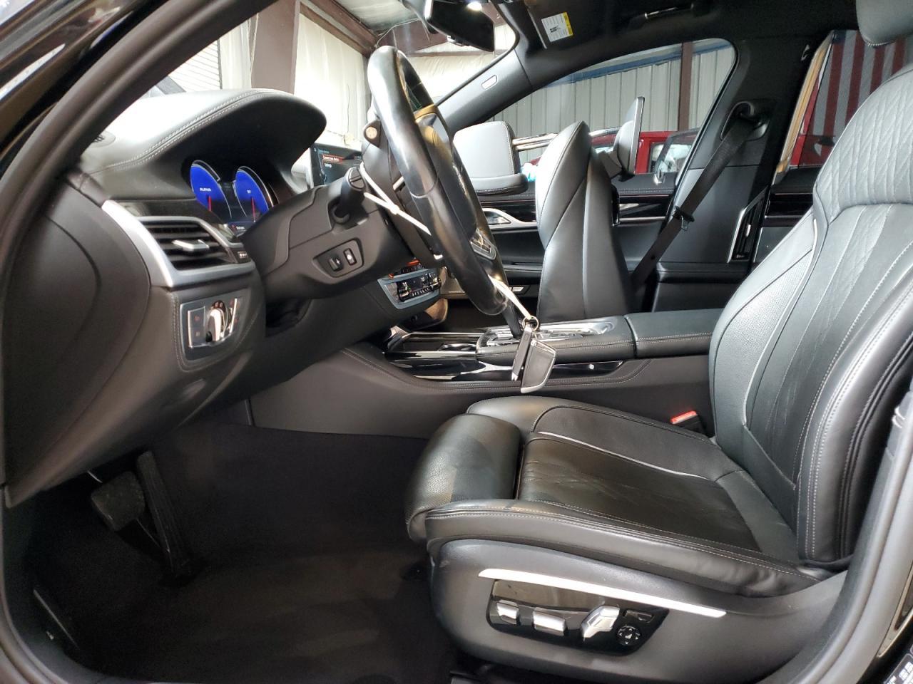 2017 BMW 750 Xi - Фото 7