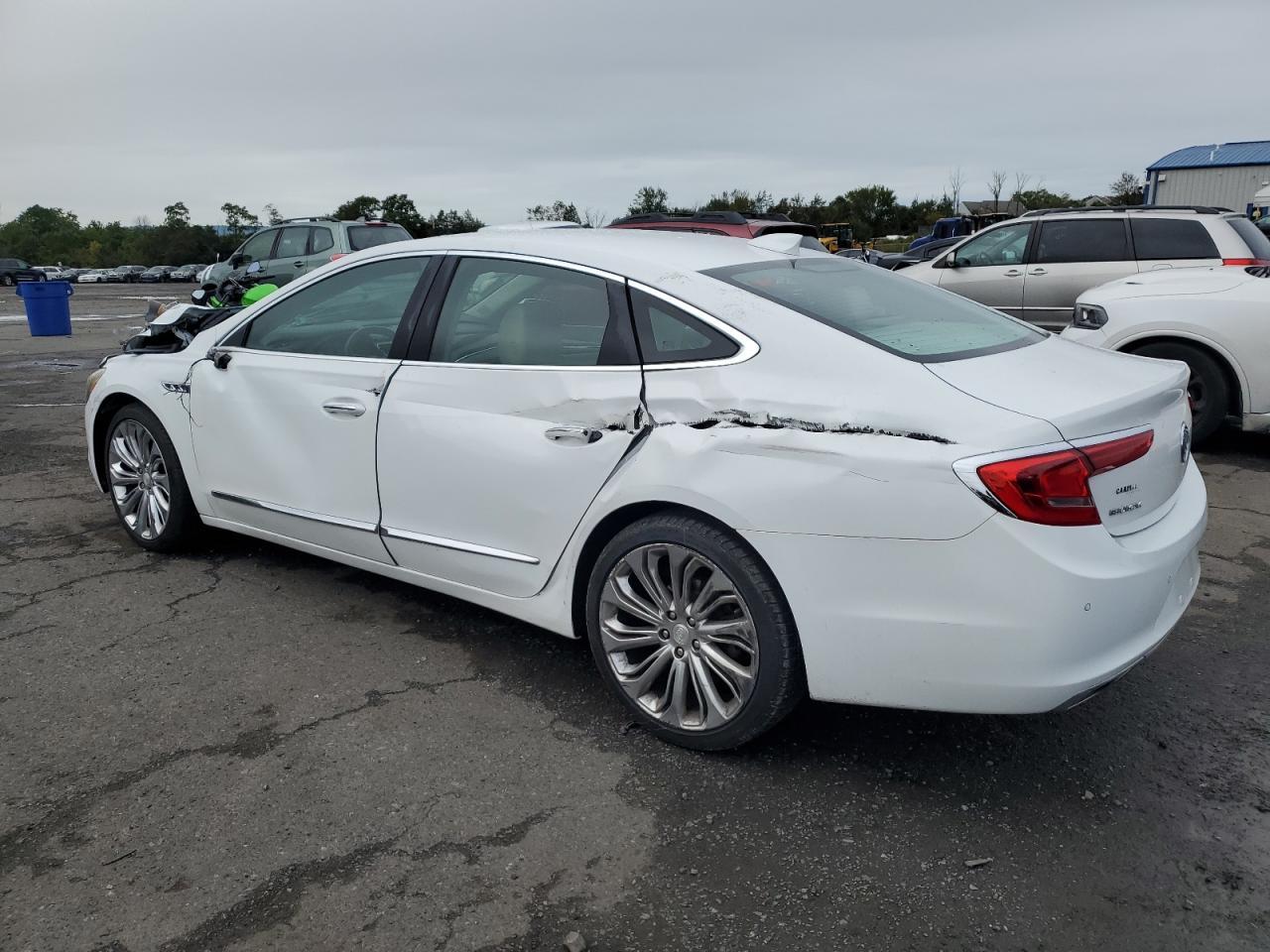 2017 Buick Lacrosse Preferred - Фото 2