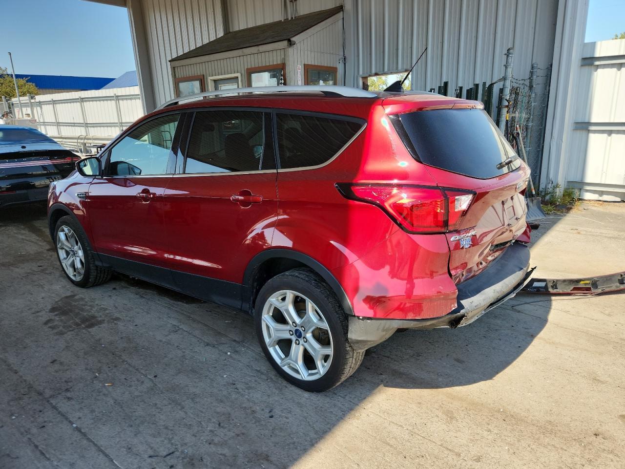 2019 Ford Escape Titanium - Фото 2