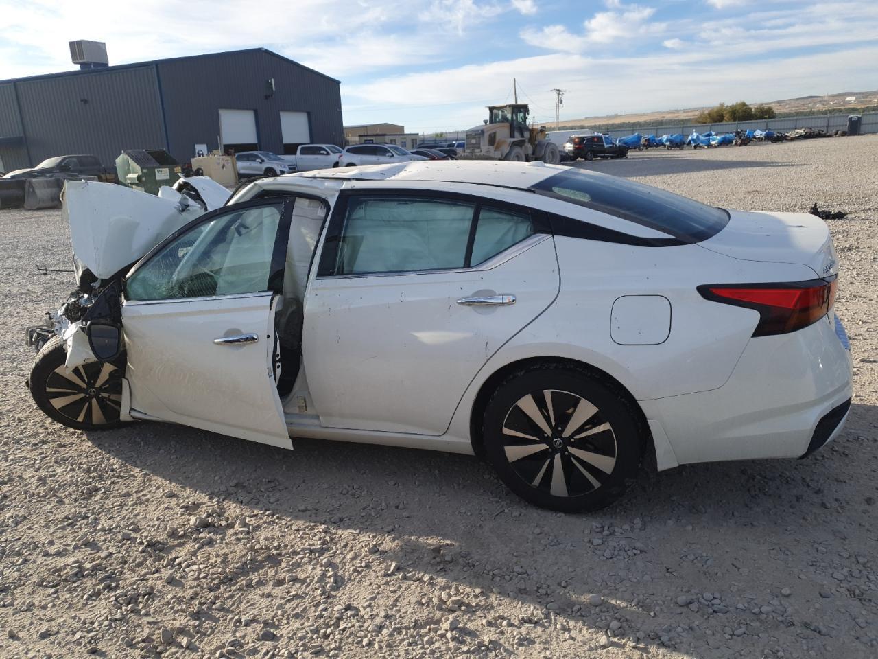 2019 Nissan Altima Sv - Image 2