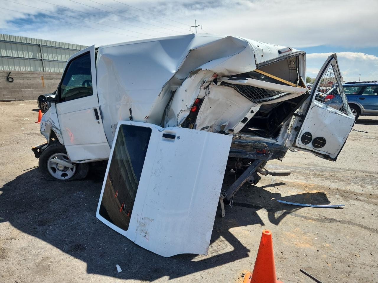 2005 Chevrolet Astro - Фото 2