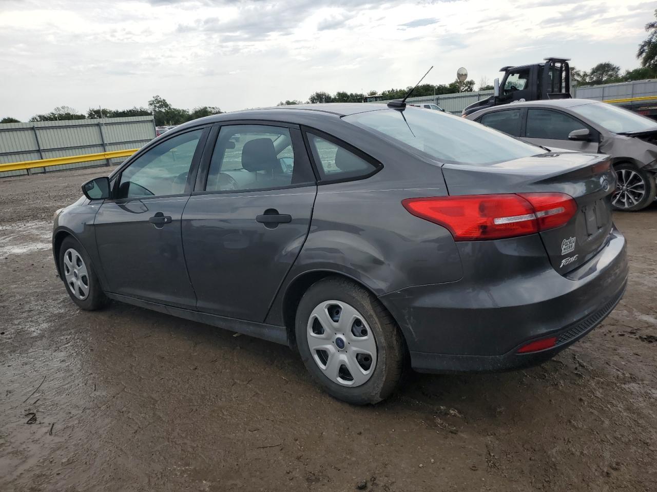 2016 Ford Focus S - Фото 2