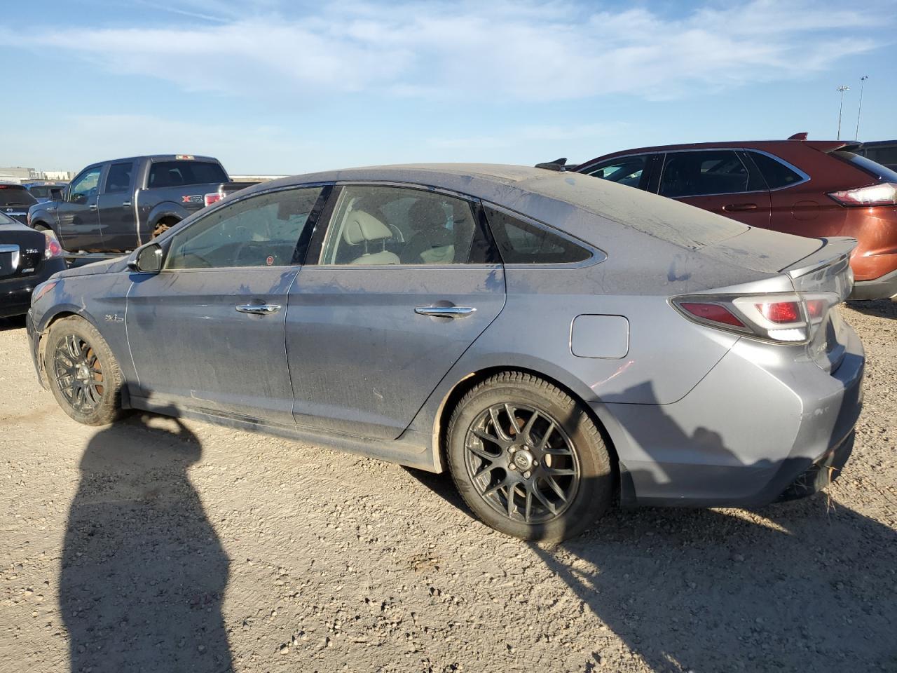2016 Hyundai Sonata Hybrid - Image 2