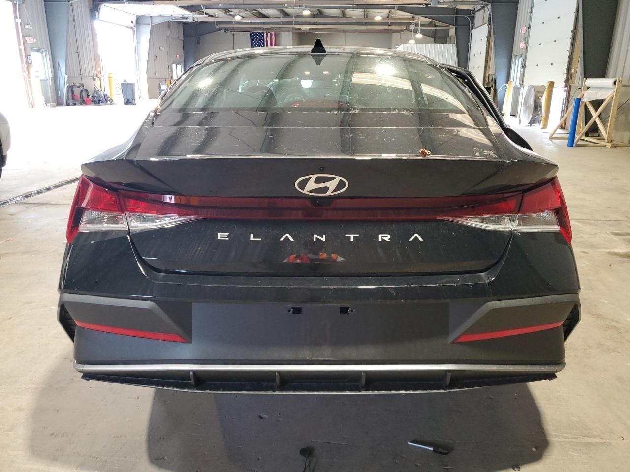 2024 Hyundai Elantra Sel - Image 6