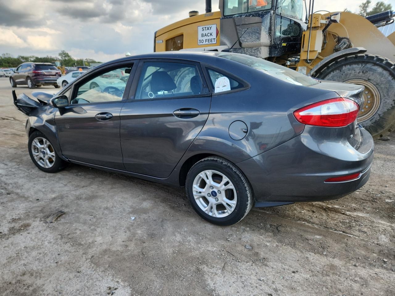 2015 Ford Fiesta Se - Фото 2