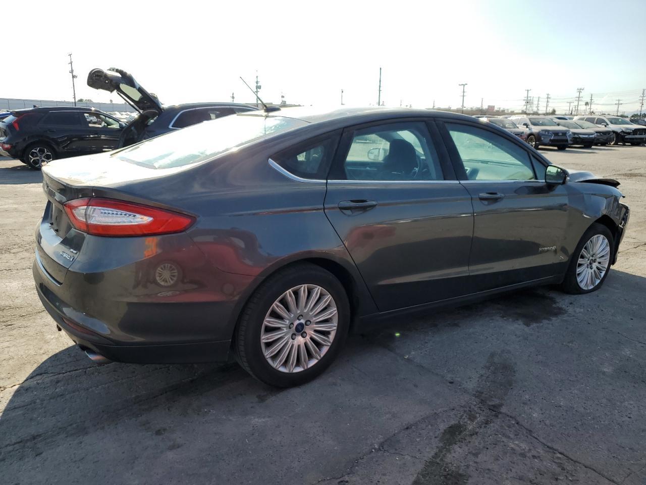 2016 Ford Fusion Se Hybrid - Фото 3