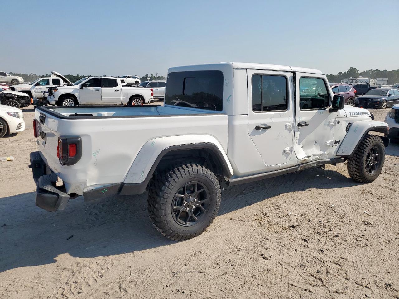 2025 Jeep Gladiator Sport - Фото 3