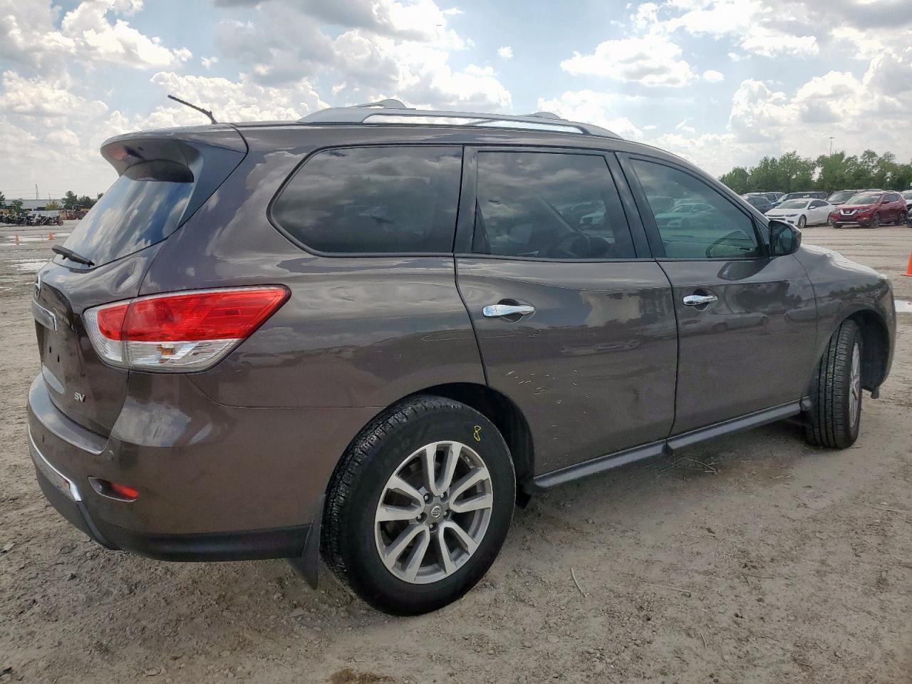 2016 Nissan Pathfinder S - Фото 3