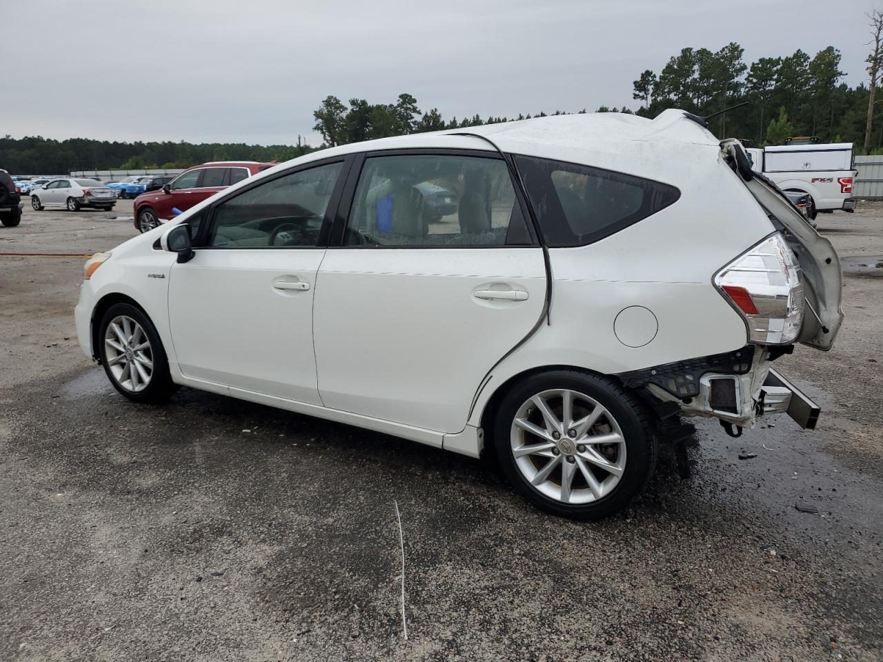 2012 Toyota Prius V - Фото 2